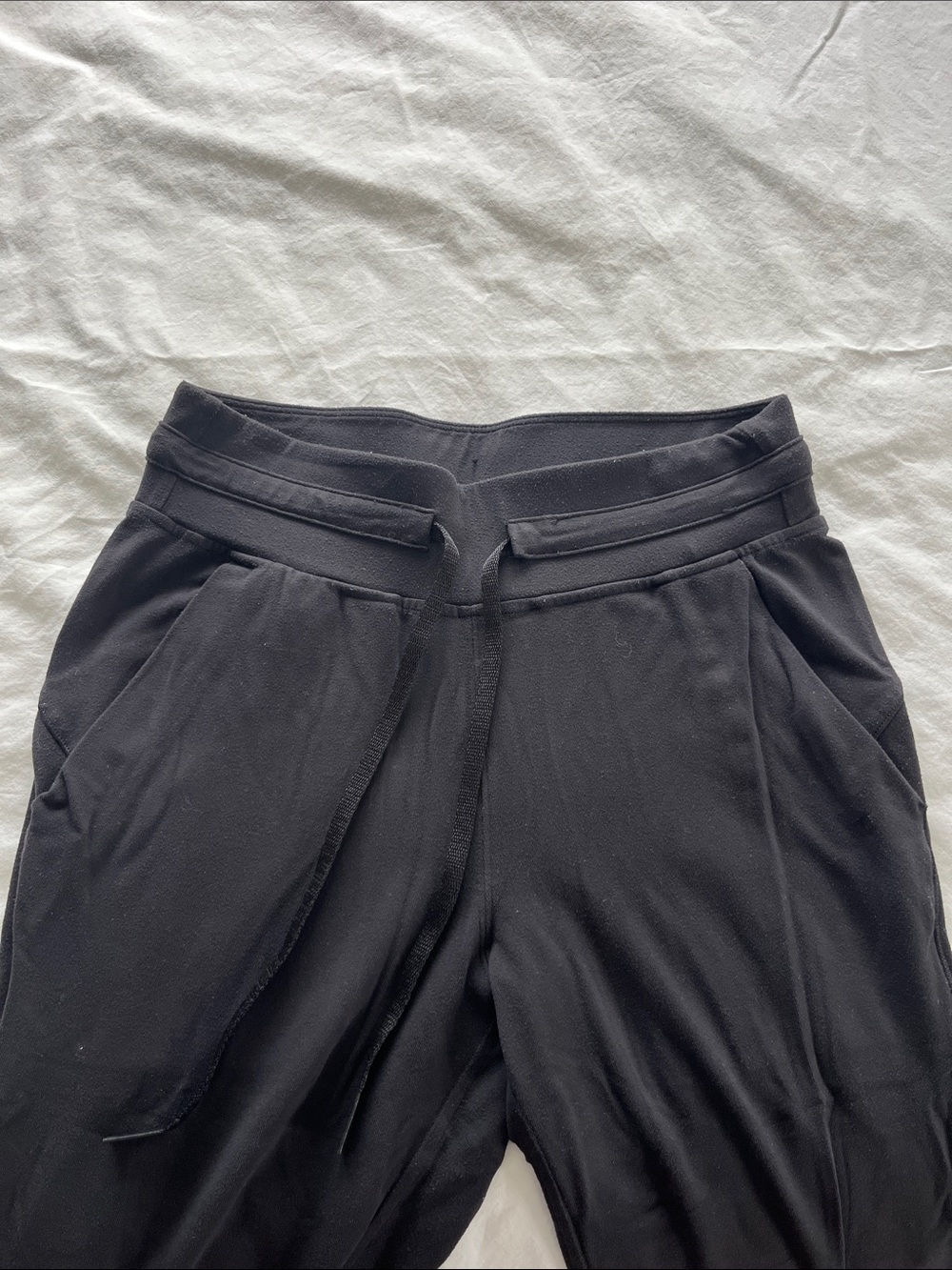 Lululemon joggers - Picture 2 of 4